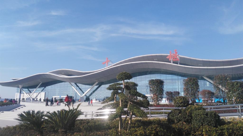 Wudangshan Yinjie Holiday Hotel Danjiangkou Luaran gambar